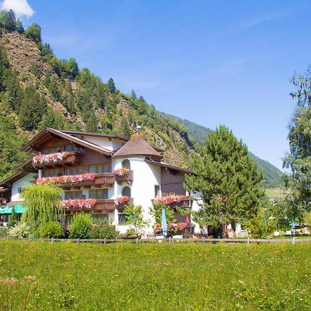 Hotel Rosengarten Neustift im Stubaital Exterior photo